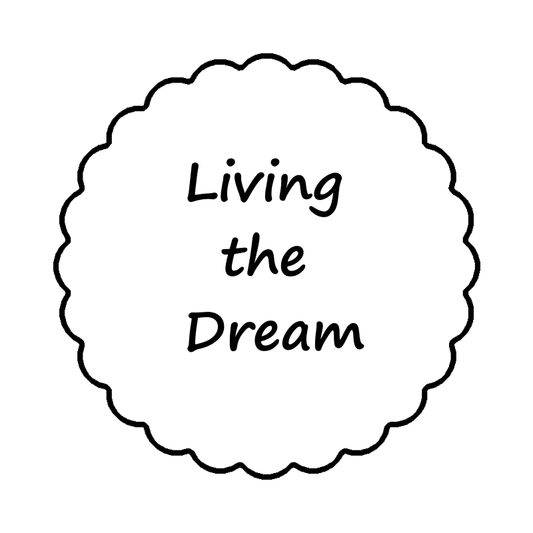 Modla sa natpisom- Living the Dream
